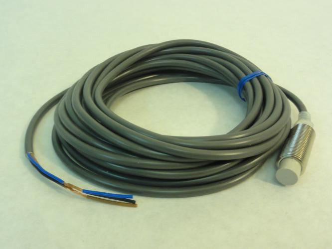 Omron E2E-X5ME1; Proximity Sensor; 12-24VDC