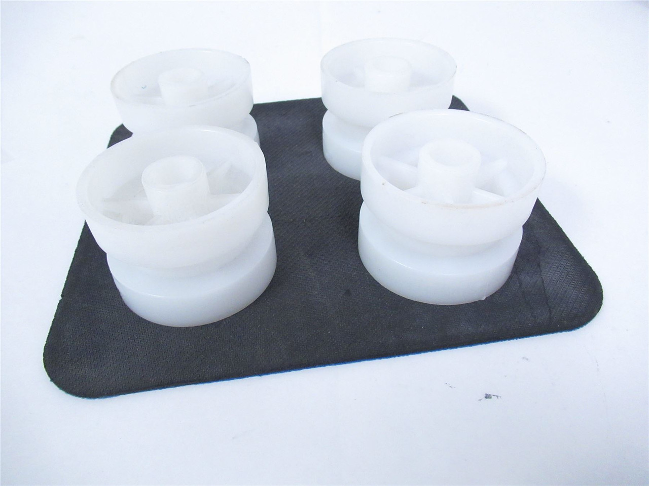 MFG E004040; Lot-4 Roller Guide Box 2.625"