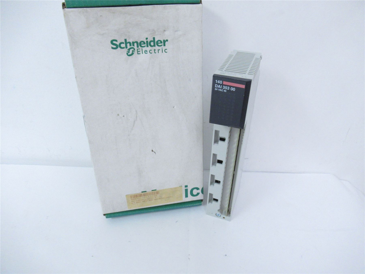 Schneider 140DAI35300; Servo Drive 24 V DC 4 X 8 SINK 32 PT
