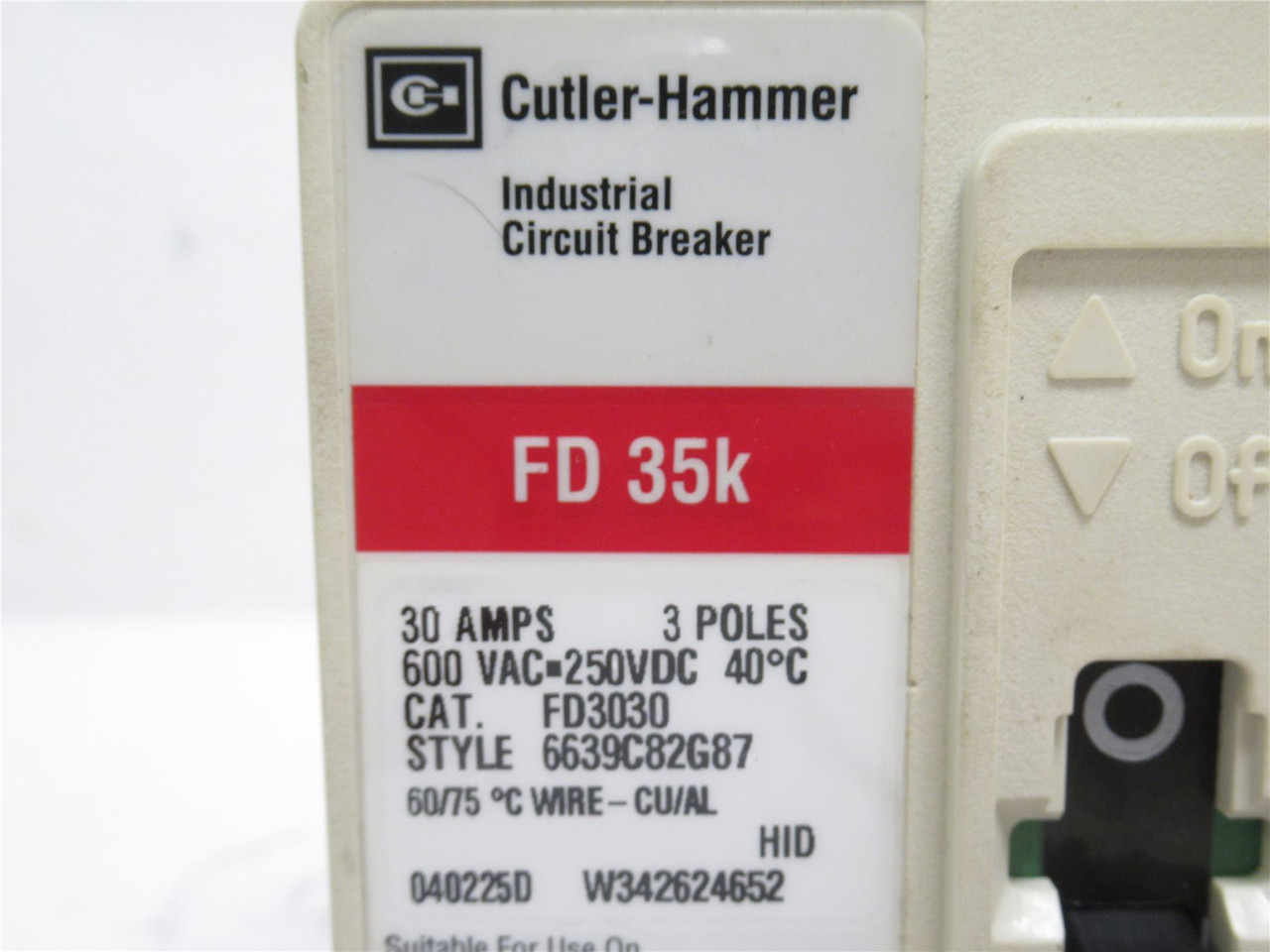 Cutler-Hammer FD3030; Circuit Breaker 30A 3P 600V Case Damage