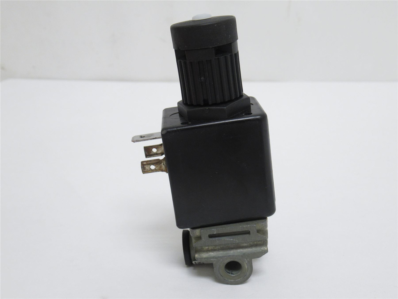 Herion 576154; Control Valve; 1/8NPT; 220VAC; 10vA