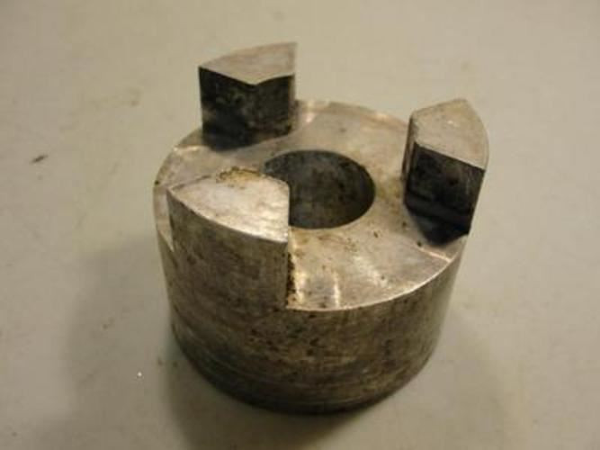 MFG- MDL-Unkn35813; Hub; 1-1/4 Bore; 3-1/4" OD; 1-3/4" Length Thru