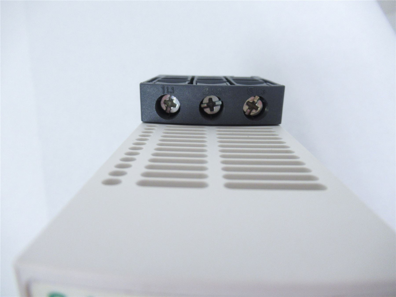 Schneider ATS01N209RT;  Soft Starter 9A 460VAC 5Hp