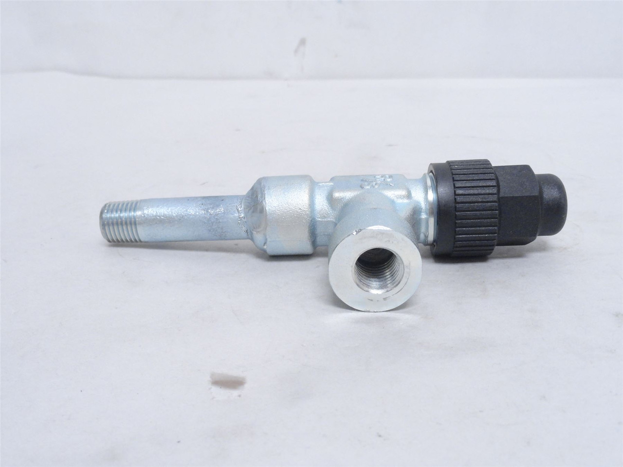 Parker 107018; Refrigerant Gauge Valve; 1/4NPT