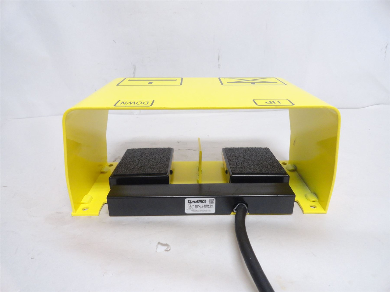 Conntrol 892-2350-01; Light Duty Dual Foot Switch; 125/250VAC