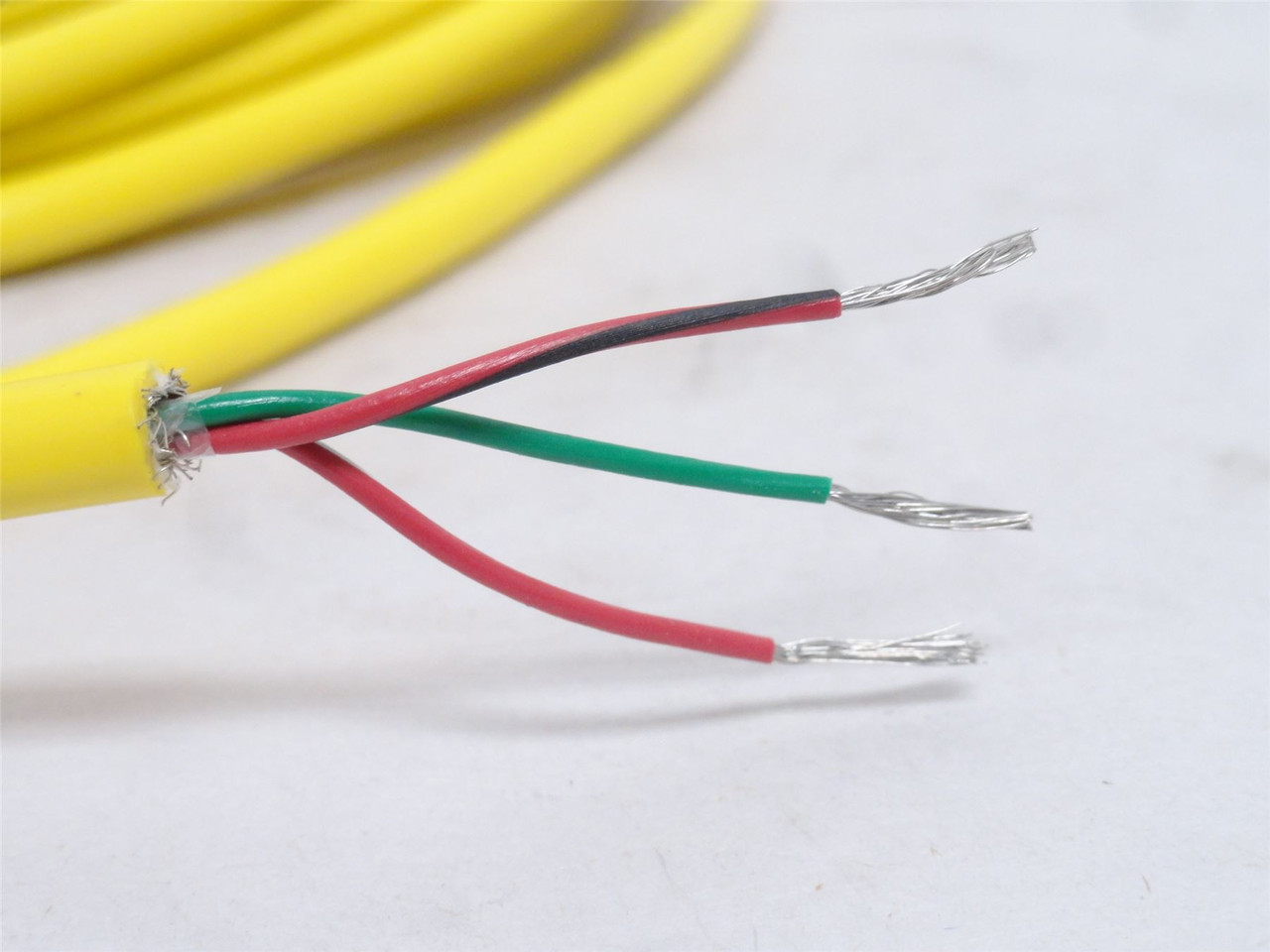 Woodhead 703000D02F200; Female Cordset; 3-Wire; 3P; 20' Long