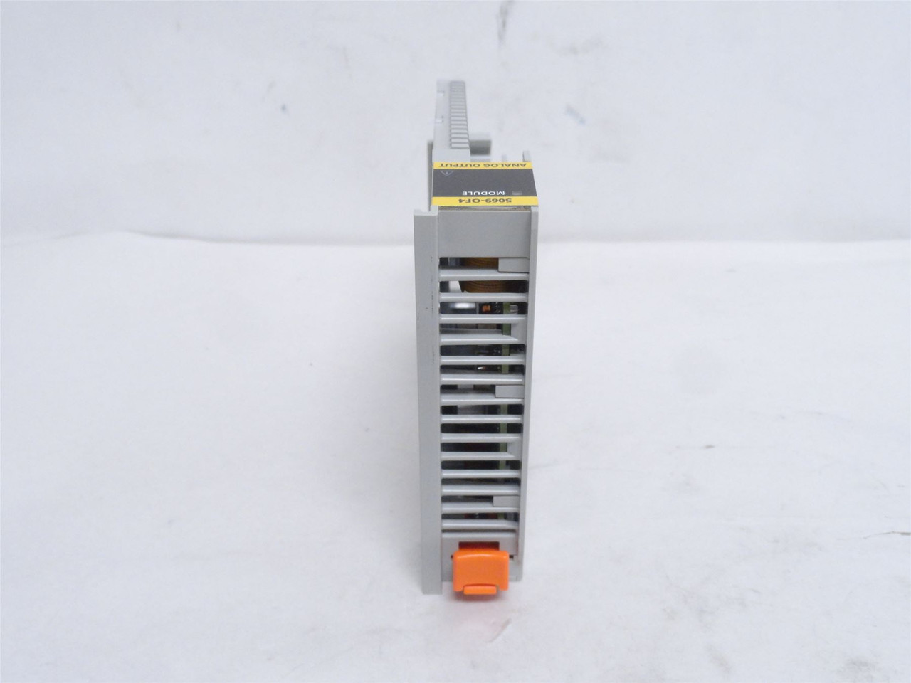 Allen-Bradley 5069-OF4; Analog Output Module; 18-32VDC; 4-Ch