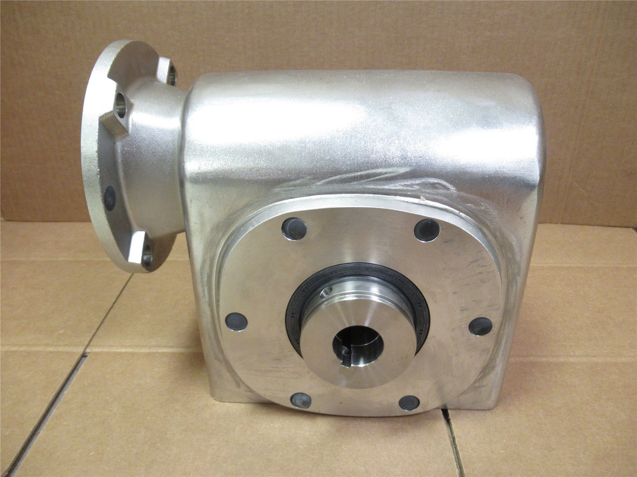 Boston Gear SSHF732-15K-B7-HS-P20; Gear Reducer; 15:1 Ratio