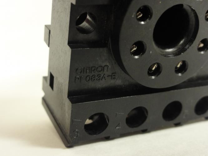 Omron PF083A-E; LOT-2 Relay Socket 10A 250V