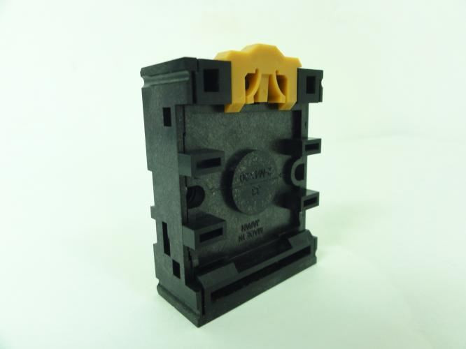 Omron PF083A; Lot-2; Relay Socket; 250V; 7.5A; 8-Pin