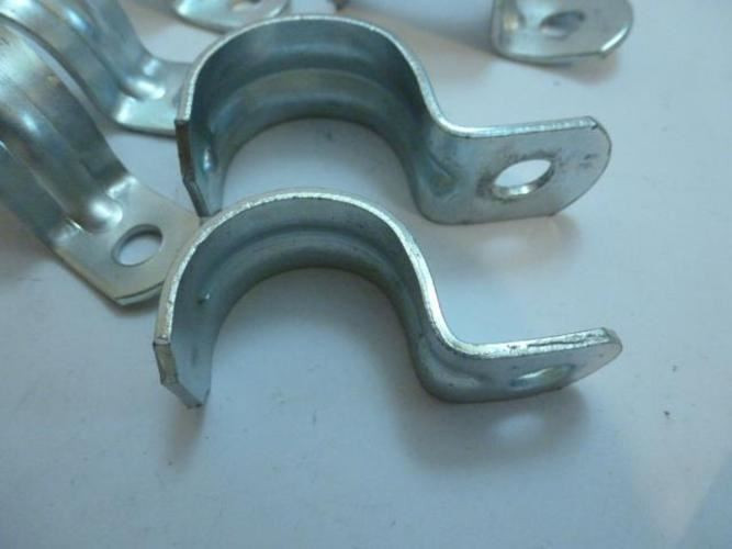 MFG- MDL-Unkn81512; LOT-6 Pipe Clamps 1" EMT-HW