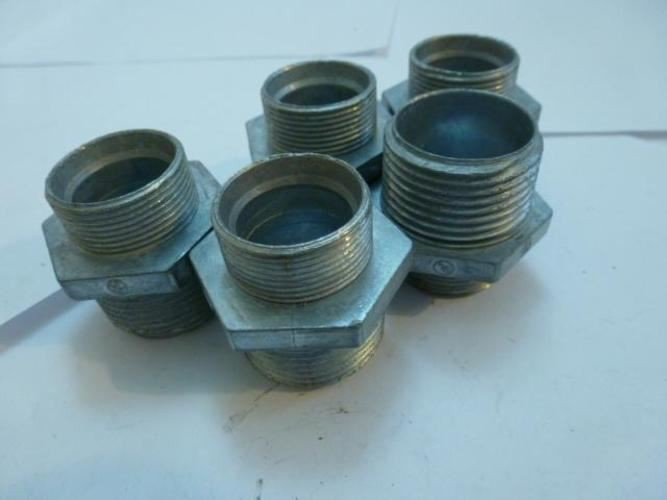 T&B MDL-Unkn81501; Pipe Adapter 1" NPT to 3/4"