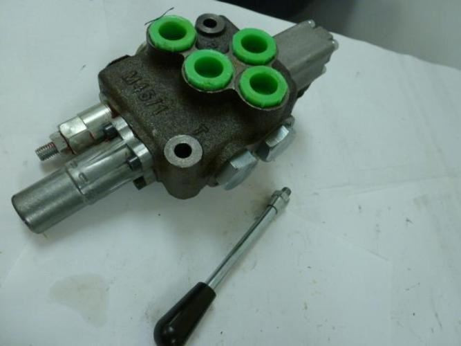 Hydro Control 69177; Manual Directional Valve; 1/2" NPT