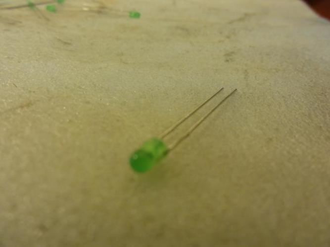 Lumex 67-1070-ND; LOT-73 3mm LED Short Lens Green