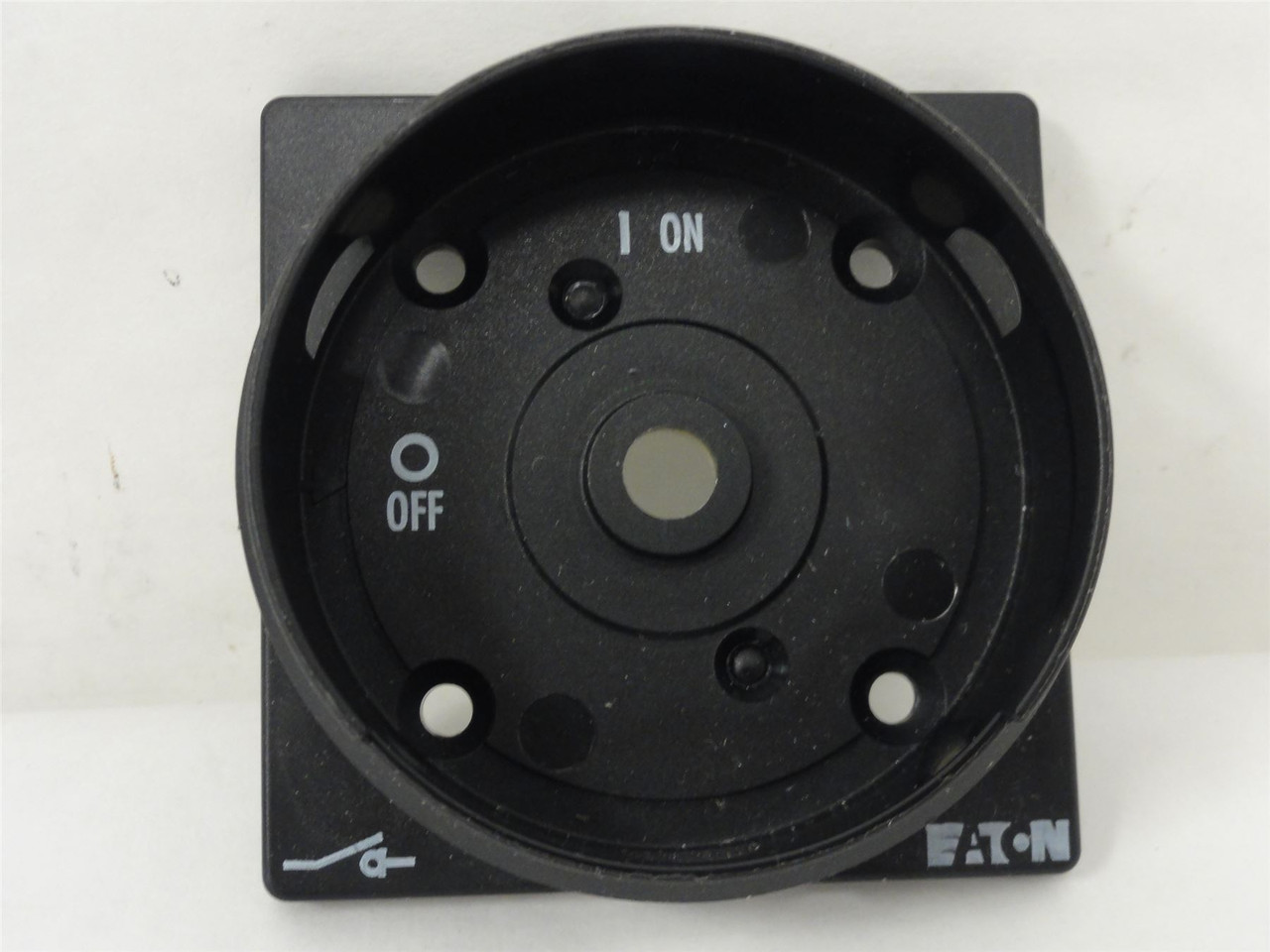 Eaton SVB-SW-T0; Lock-out Handle Kit; for padlocks