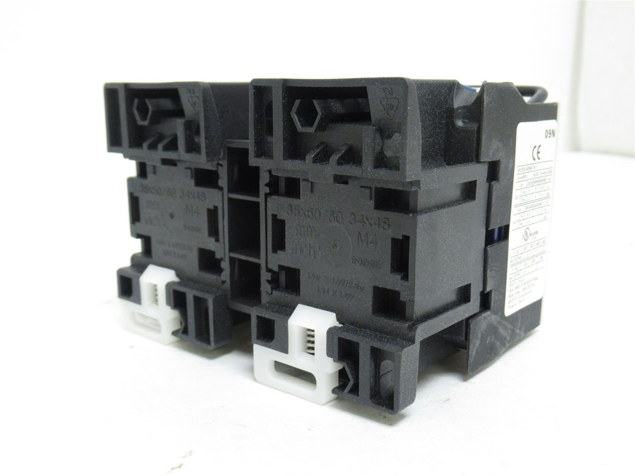 Dayton 2UXN1; Reversing Contactor 9A; 3P; 600VAC; Coil: 240V