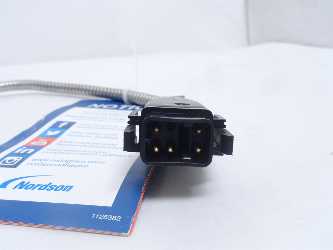 Nordson 8512523; Hot Melt Glue Gun; 3-Tip; 240VAC; 300 Watts