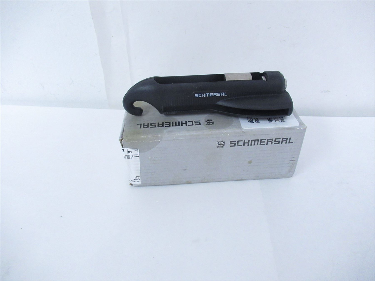 Schmersal S900 101186704; Tensioner For Cable Pull Switches