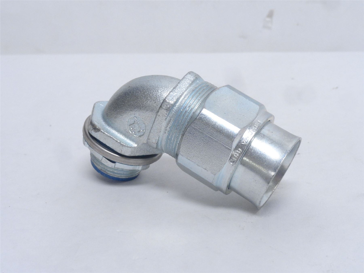 T and B 3742; Liquidtight Connector Elbow; 90Deg; Size: 3/4"