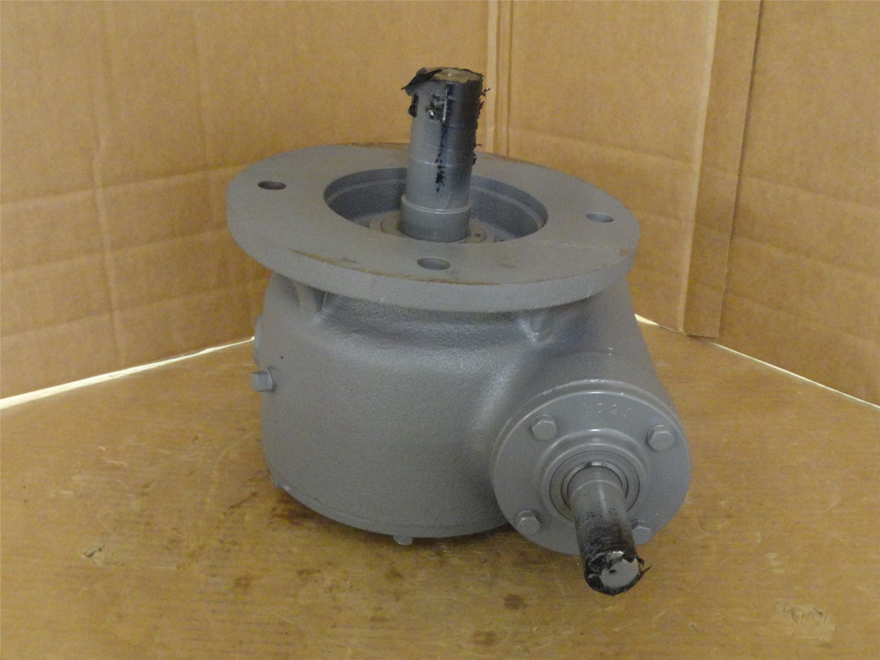 Cryovac V10260RD; Hasegawa Reducer V102 Speed Reducer 60:1