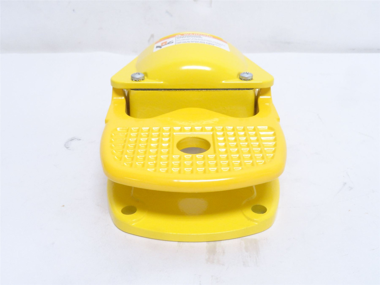 Square D 9002AW1; Momentary Foot Switch SPDT 600VAC/DC 3/4NPT