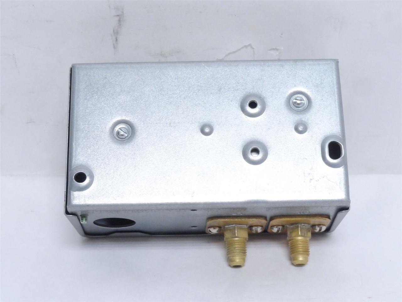 Johnson-Controls P45NCA-54; Lube Oil Pressure Controller