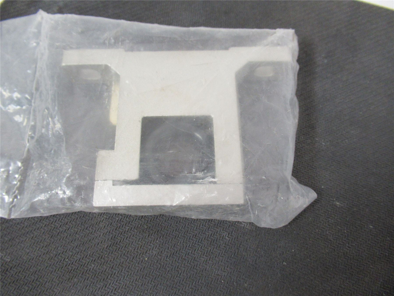 MFD Pneumatics MGA301-P1; Connecting Kit T Style 2 Holes