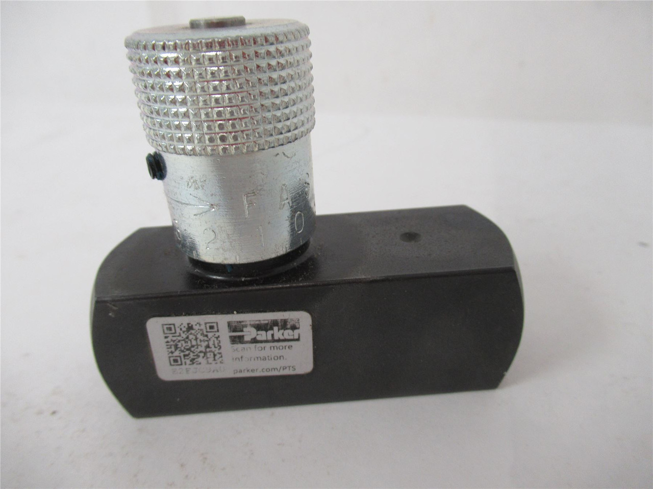 Parker F600S; Hydraulic Flow Valve  8 gpm Max Flow 3/8" NPT