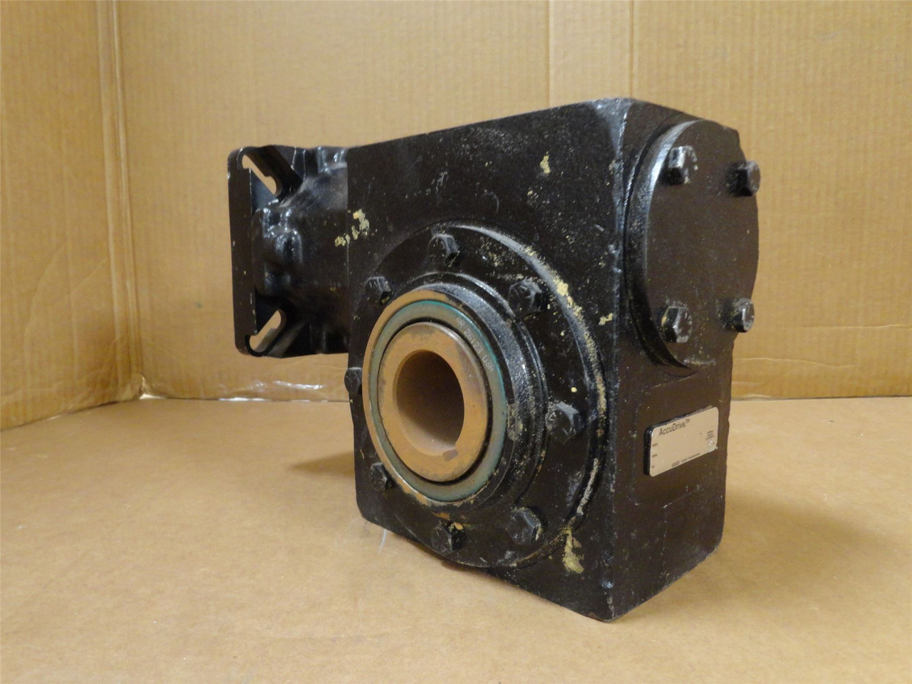 AccuDrive RG250040LSAS03ACEGEZ; Gear Reducer; RA; 40:1 Ratio