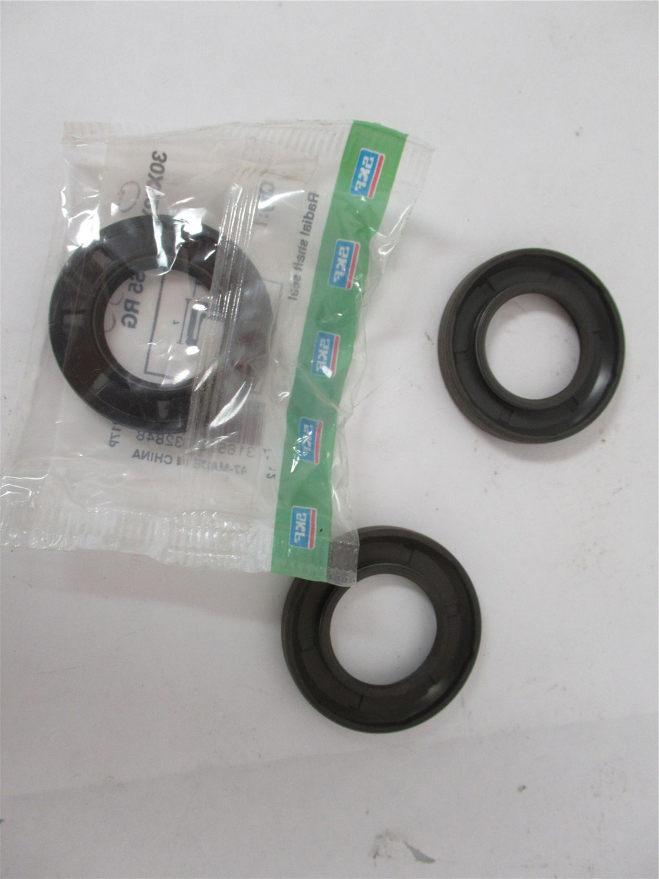 SKF 30x52x7 HMS5RG; Lot-3 Radial Shaft Seal 30x52x7mm