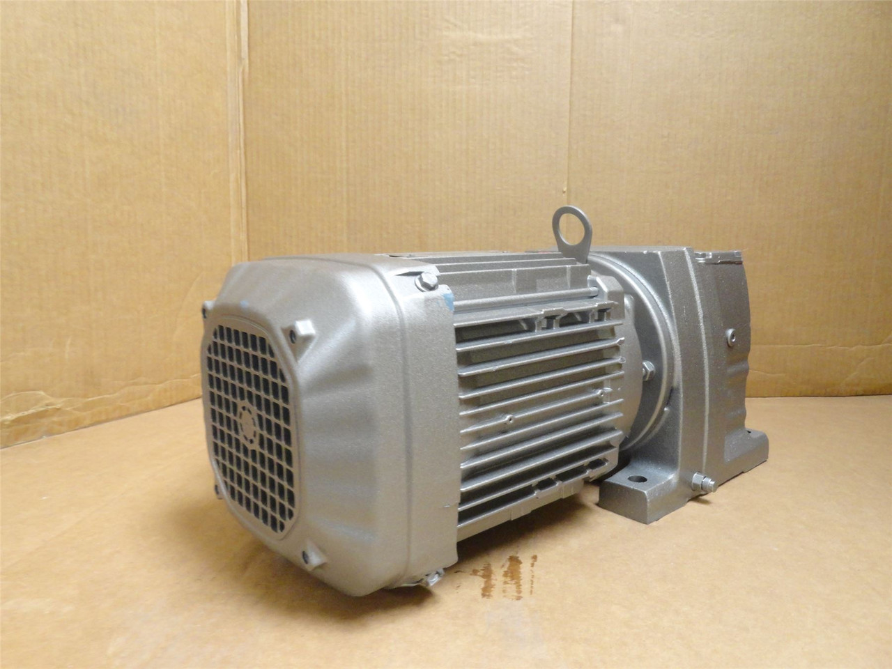 SEW R47DRN90S4/AL/DH; AC Gear Motor; 26.74"1 Ratio; 1-1/2HP