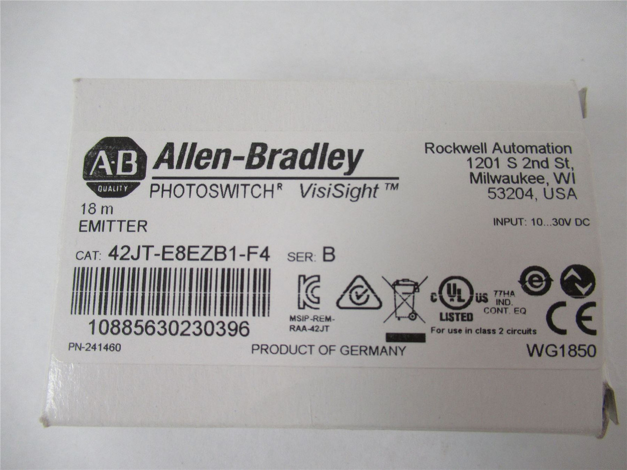 Allen-Bradley 42JT-E8EZB1-F4; Photoelectric Sensor 18 M Range