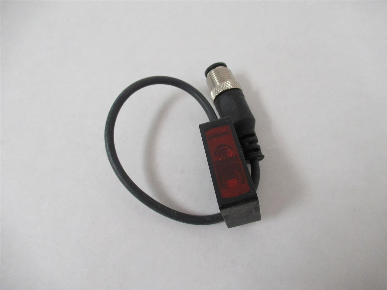 Allen-Bradley 42JT-E8EZB1-F4; Photoelectric Sensor 18 M Range