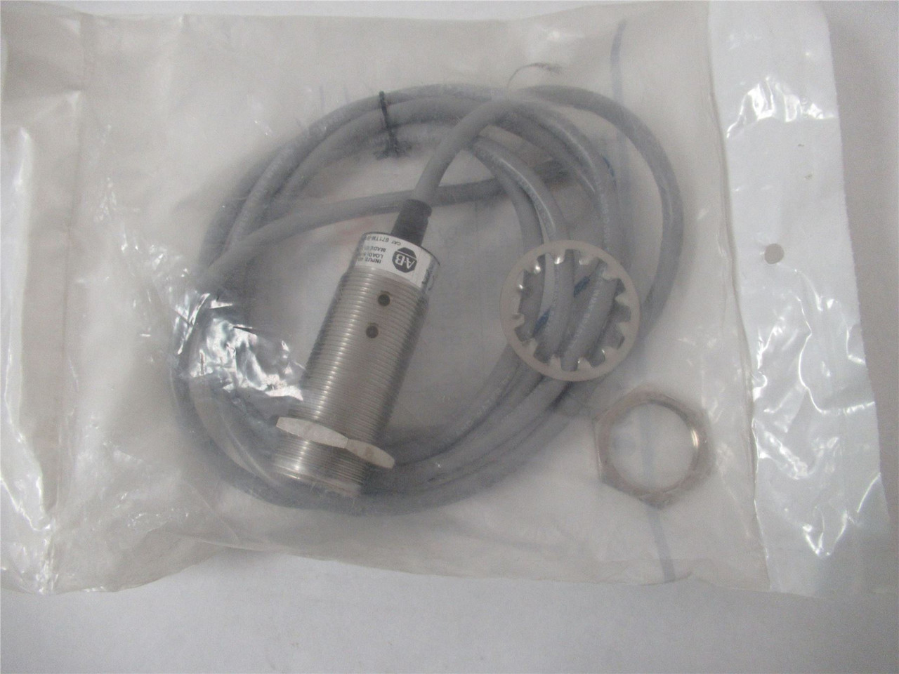 Allen-Bradley 871TM-B10N30-A2; Proximity Sensor 10MM Range