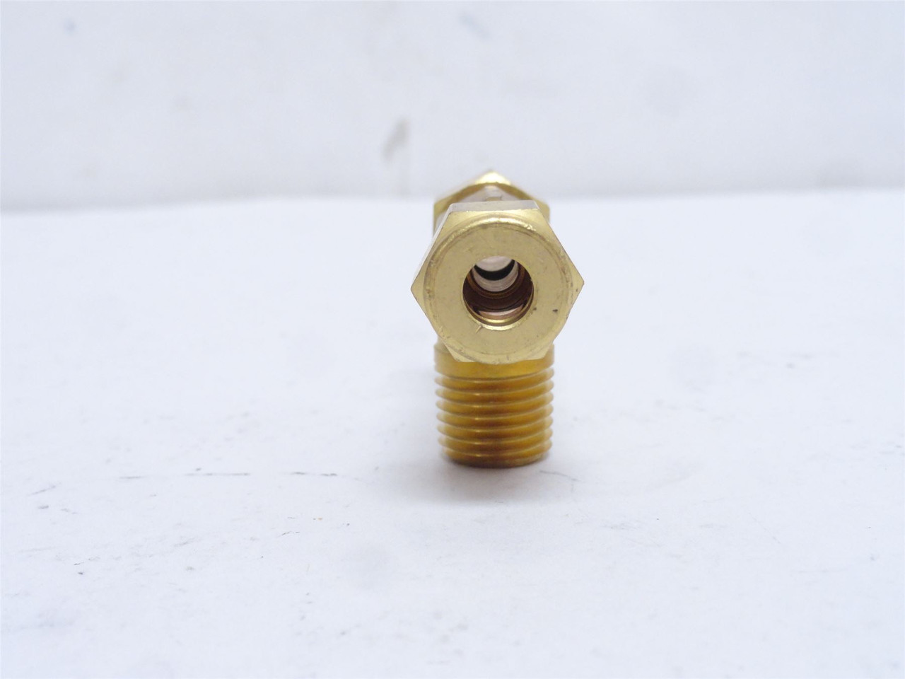Swagelok B-400-3-4TTM; Brass Male Tee; 1/4" Tube x 1/4NPT