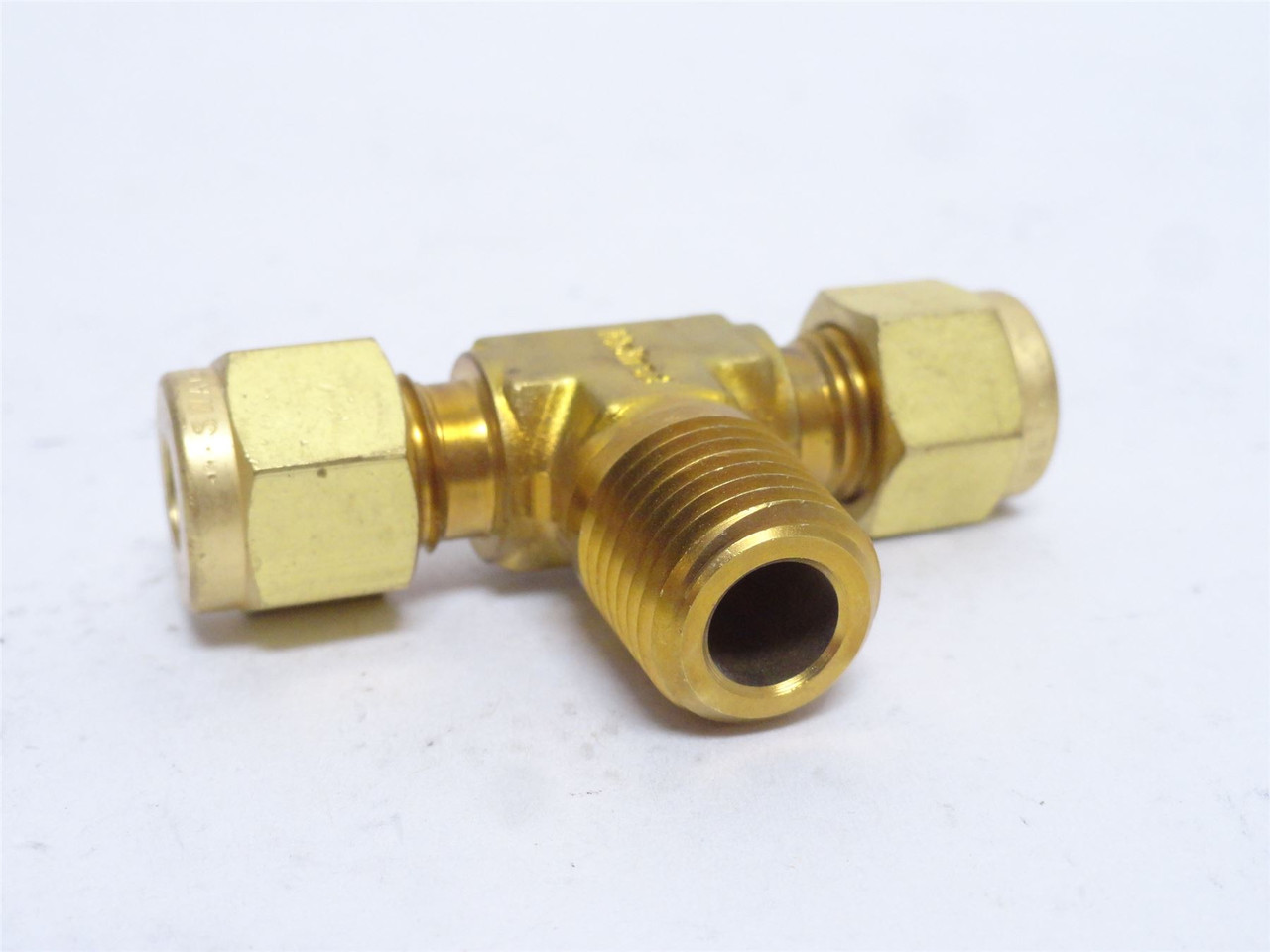Swagelok B-400-3-4TTM; Brass Male Tee; 1/4" Tube x 1/4NPT