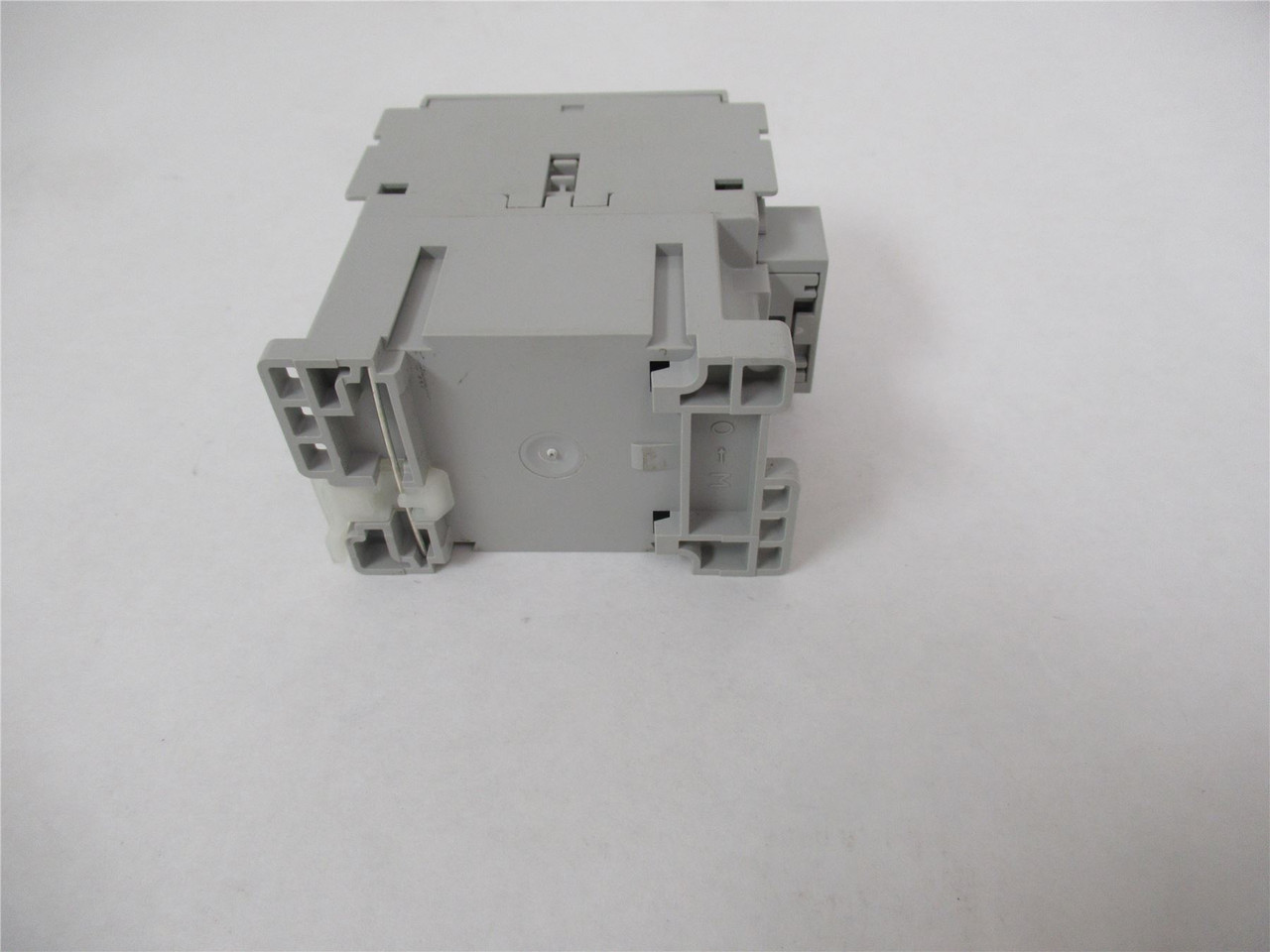 Allen-Bradley 100-C09EJ10; Contactor 9A 3P Coil: 24VDC