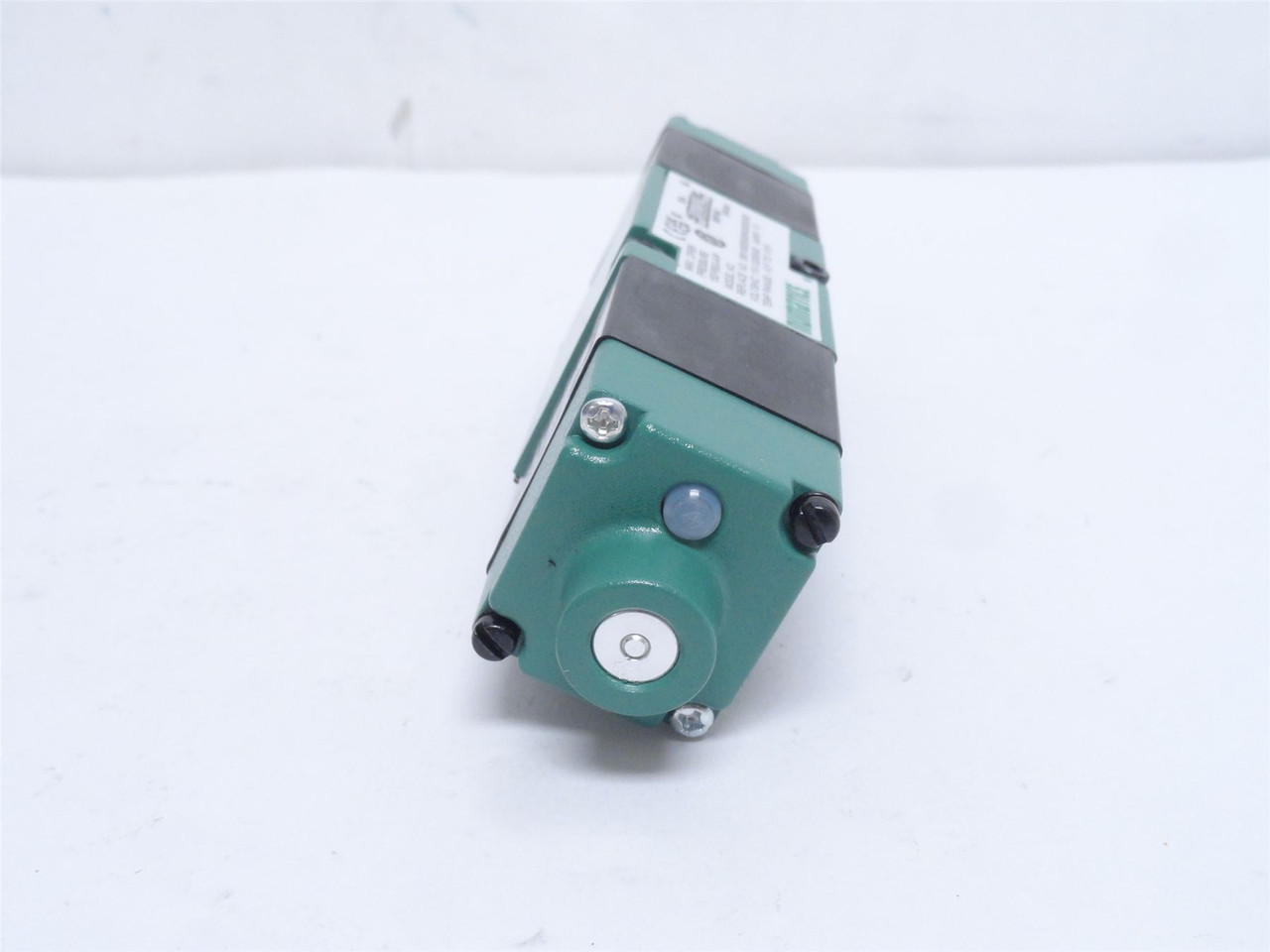 Numatics 081SS500K000030; Double Solenoid Air Control Valve