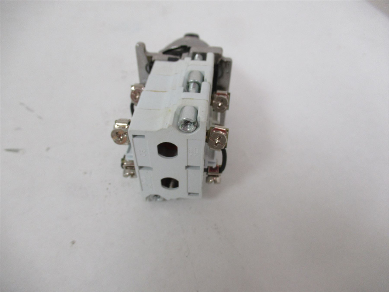 Eaton 10250T22KB; Selector Switch 30.5 mm 1NO Contact