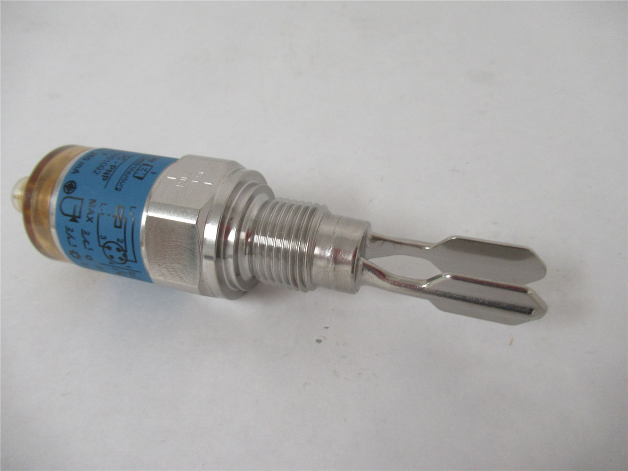 Endress+Hauser FTL20-0025; Limit Switch 10-35 VDC G1/2" Port