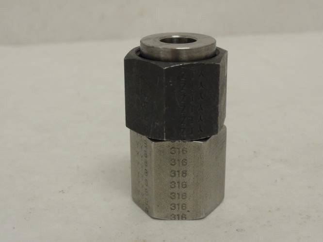 SSP SS8-4C; Swivel Nut Pipe Connector; SS-316; 1/4 NPT; 1/2 OFS