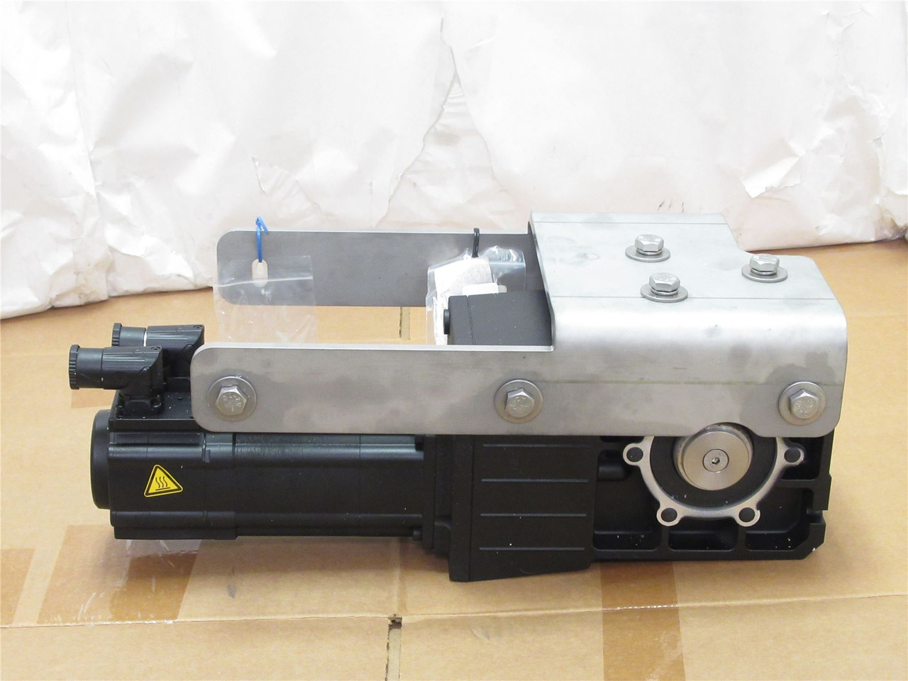 GEA 1000201652; Lenze Servo Drive W/ Gearbox