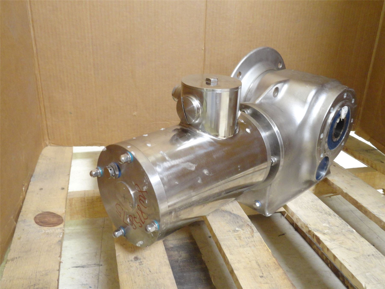 Dertec FKA:068M5; AC Gear Motor; 45:1 Ratio; 0.37kW; 230/400V