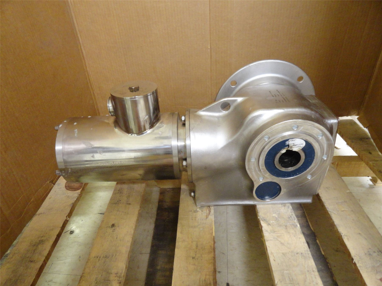 Dertec FKA:068M5; AC Gear Motor; 45:1 Ratio; 0.37kW; 230/400V