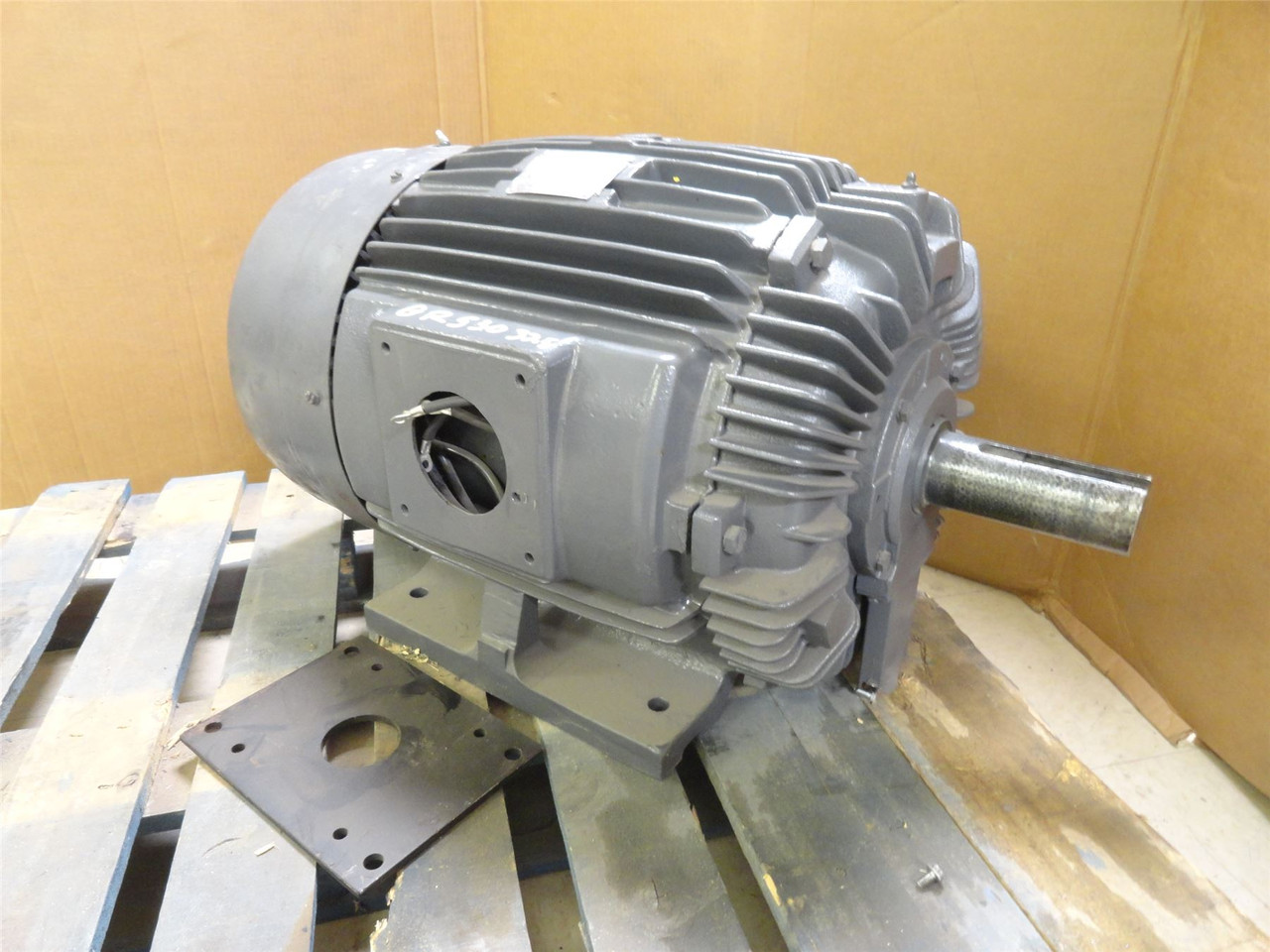 Westinghouse NP0404; Re-wind AC Motor 40HP 460V 1800RPM; 3PH
