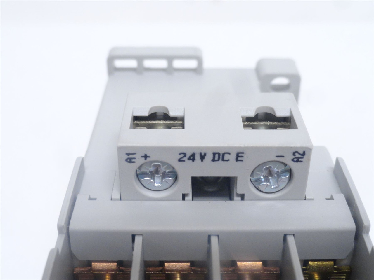 Allen-Bradley 100S-C23EJ14C; Contactor 23A 600V Coil 24VDC