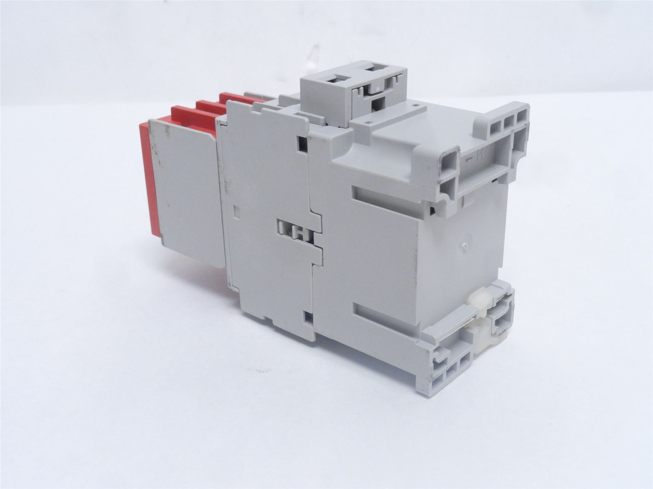 Allen-Bradley 100S-C23EJ14C; Contactor 23A 600V Coil 24VDC