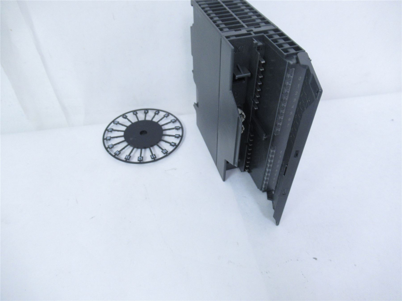 Siemens 6ES7 321-1BH02-0AA0; Output Module 16 Output 24 VDC