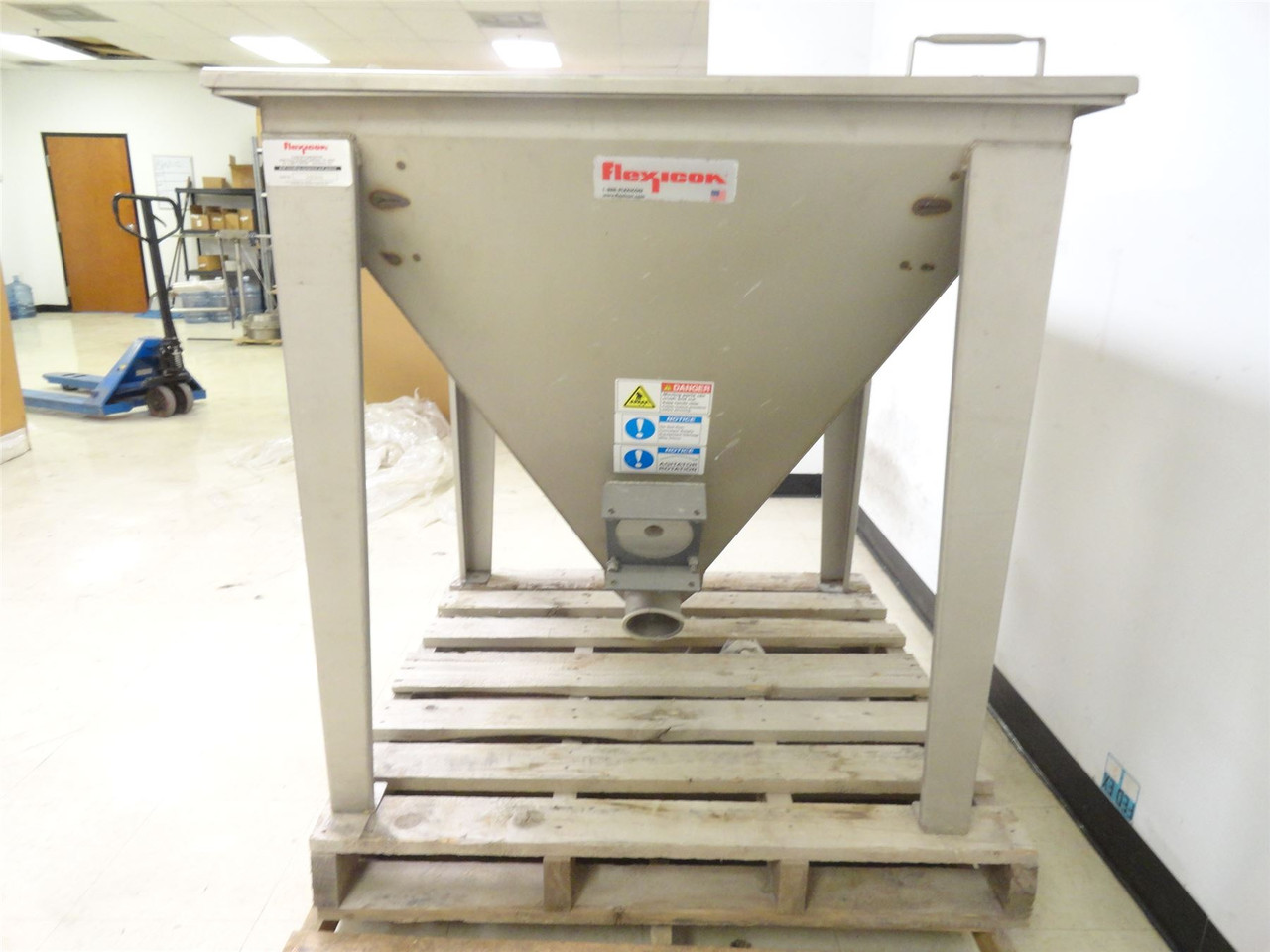 Flexicon 99944; Flexible Screw Feed Hopper; SS;  36"x 36"; 3" Auger