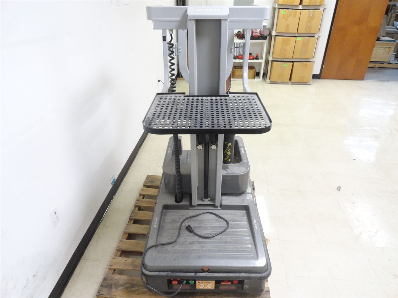 Raymond SpinGo; Single Man Aerial Warehouse Lift; 12V Supply